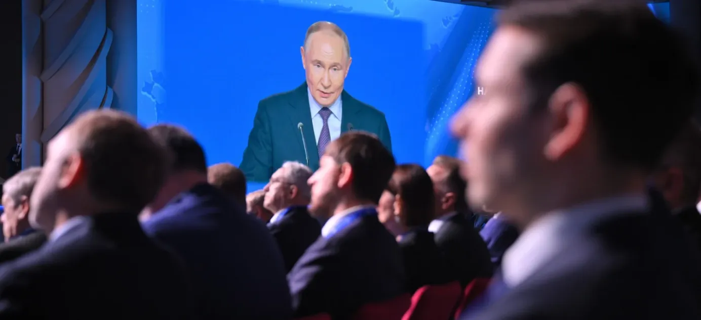 Putin weighs into internet restrictions debate | The Bell